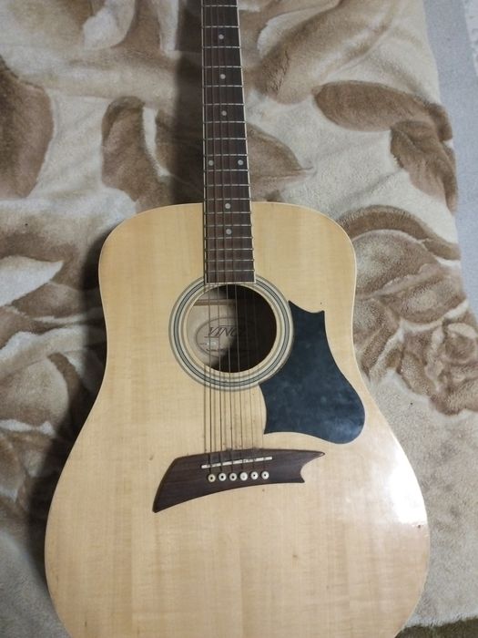 Отличная гитара для новичка