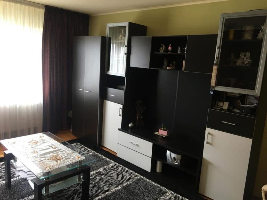Set mobila living modern (contrast negru venghe/alb) + măsuță de cafea asortată din sticlă