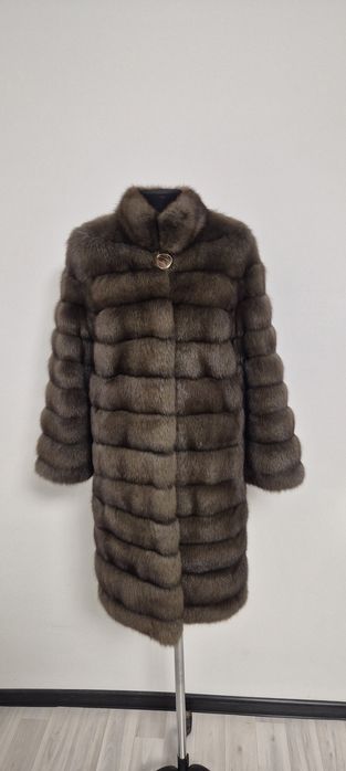 Продам  шубу  Соболь