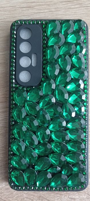 Чехлы для телефона и планшета