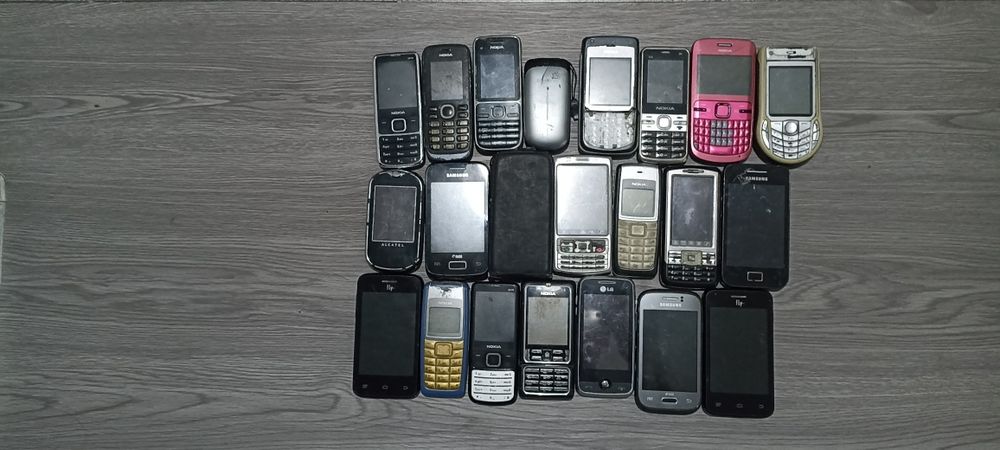 Смартфоны на запчасти