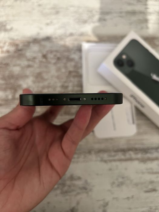 iPhone 13 128 gb в идеальном состояние