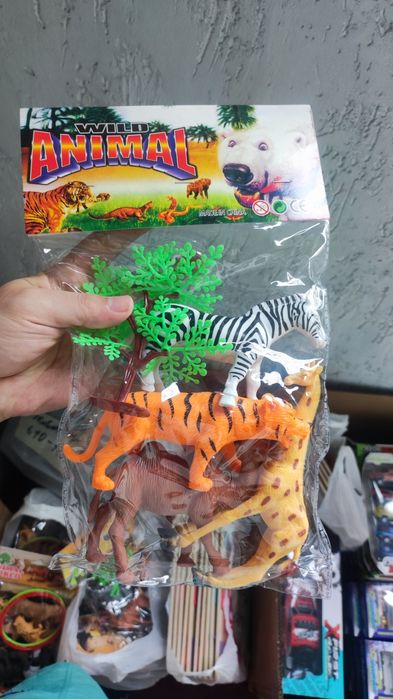 Набор игрушечных животных