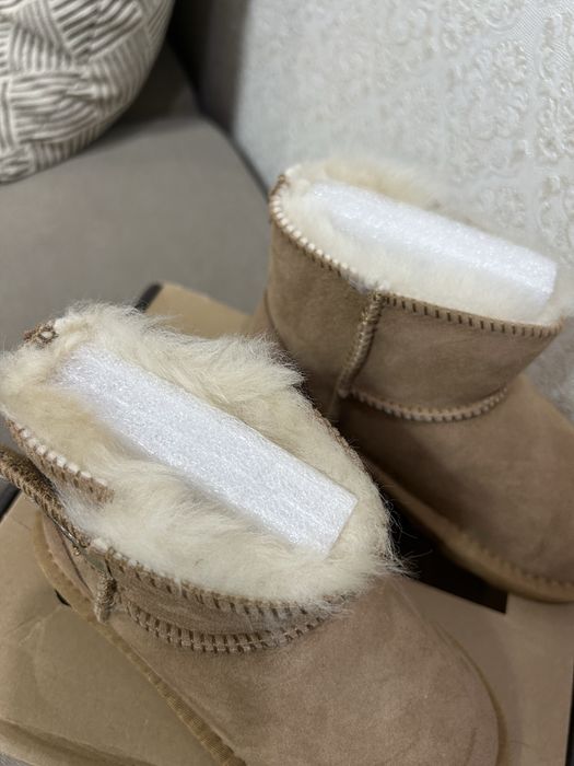 Продам детские угги