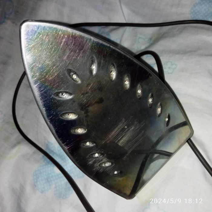 утюг        Nikai