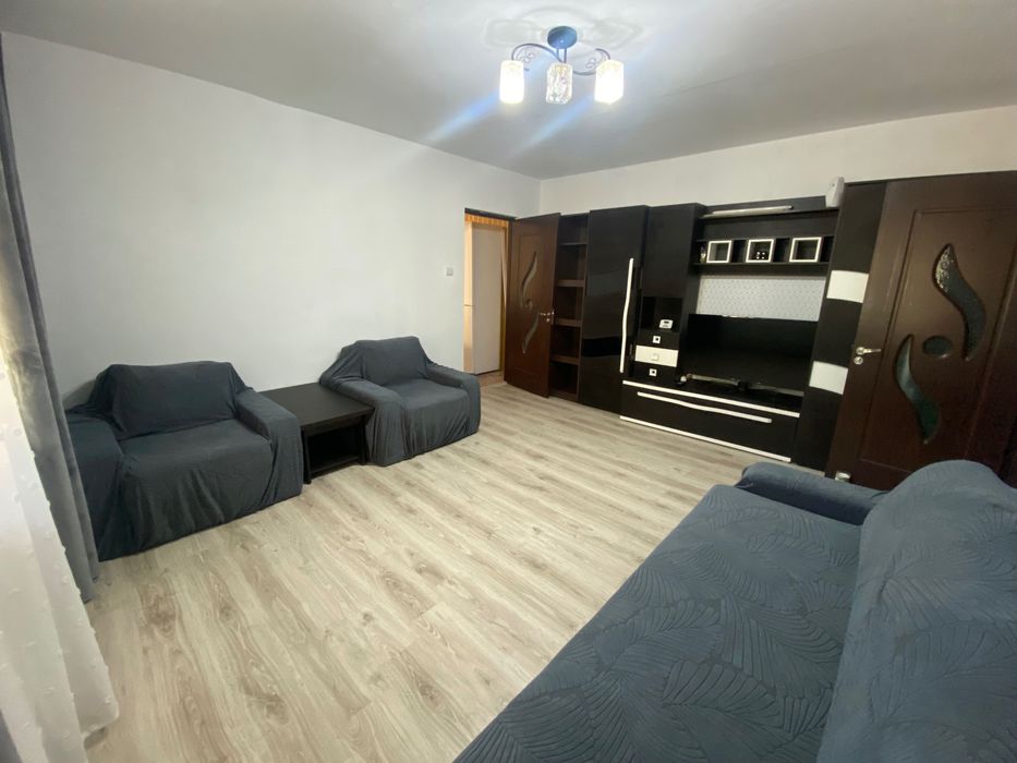 Vand apartament 2 camere semidecomandat Rosiori de vede