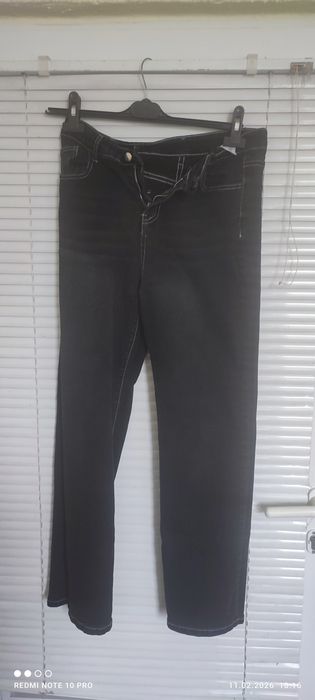 Детски черни дънки в много добро състояние