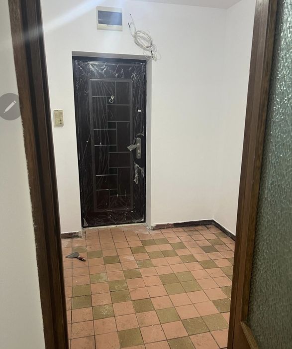 Apartament cu 3 camere, BL. INDEPENDENTEI , NR 26