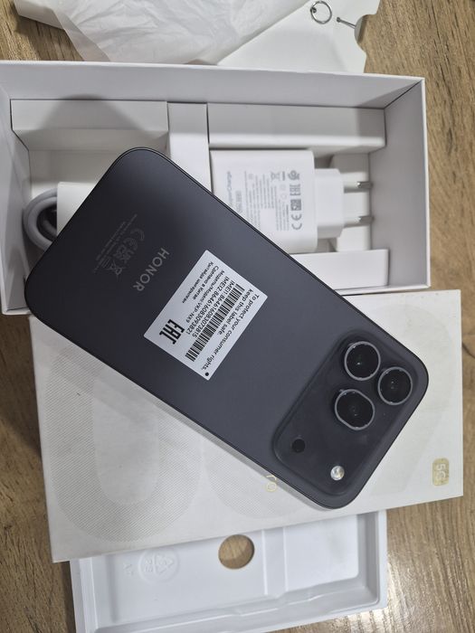 Honor 600 pro 12/512 yangi bo'lib to'lash imkoni bor