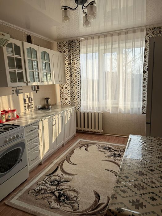 Продам 4 комнатную квартиру