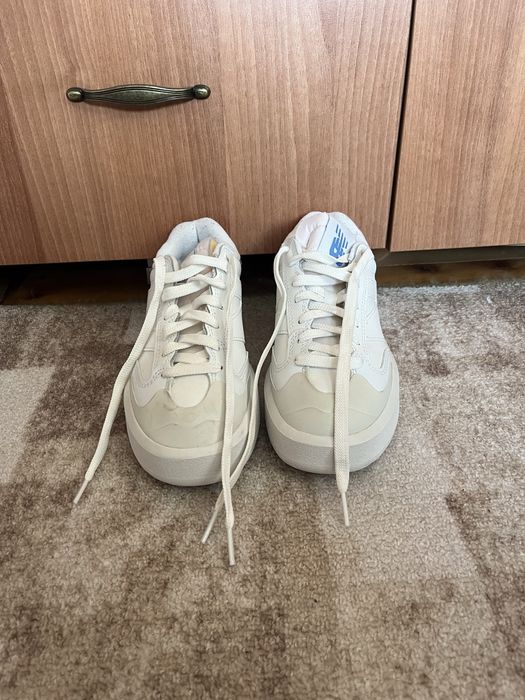 Бели кецове New Balance CT302