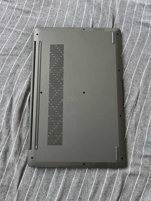 Продавам Lenovo IdeaPad 3 (15”)