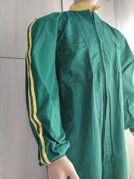 Salopetă originală John Deere, nouă, nepurtată. Mărimea 64.