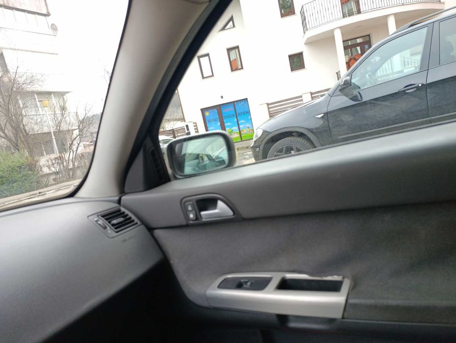 Vând Volvo S40 pentru dezmembrări