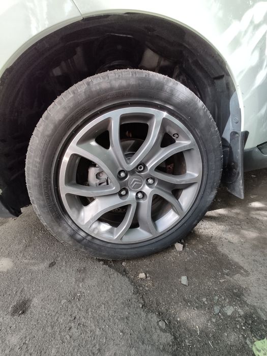 Автомобиль Citroen C-Crosser