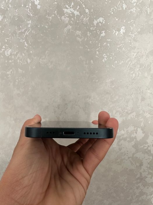 iPhone 13 / Midnight / 128 GB