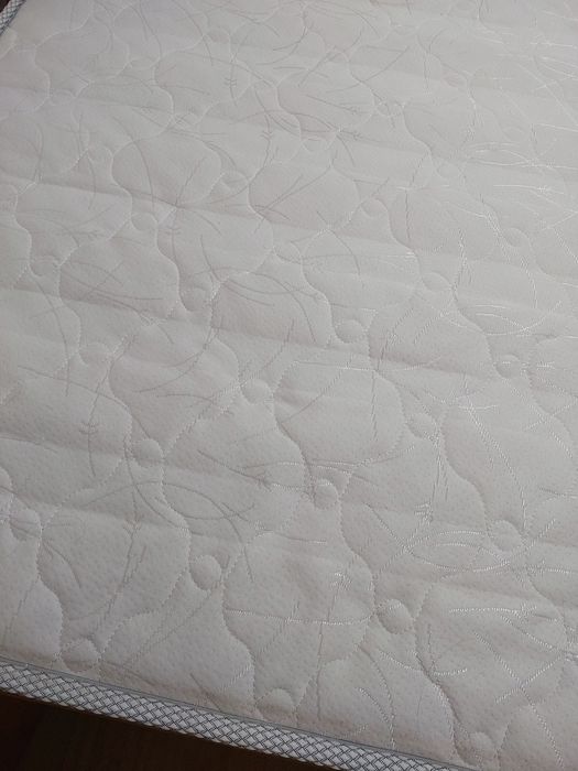 Продам кровать Сказка с матрасом