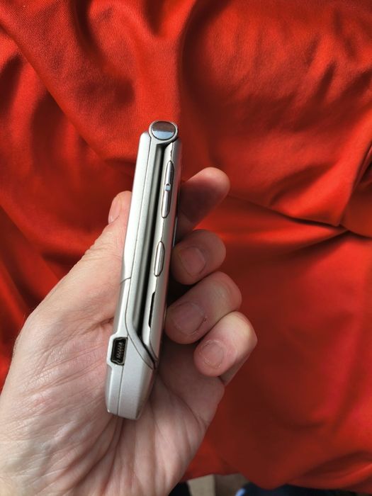 Motorola RAZR V3 ( decodat, stare foarte buna)