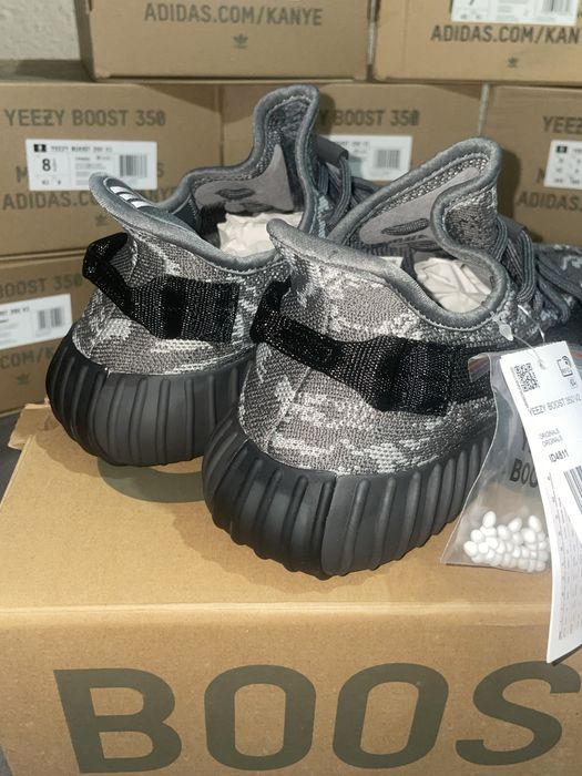 Yeezy 350 v2 Mx Rock, Negru/Gri, Noi in cutie, Nepurtati, 41-42