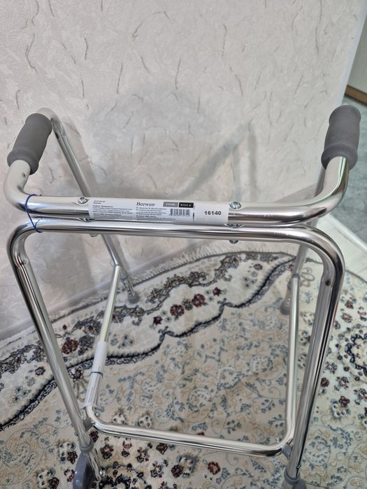 Ходунки металлические   Новые