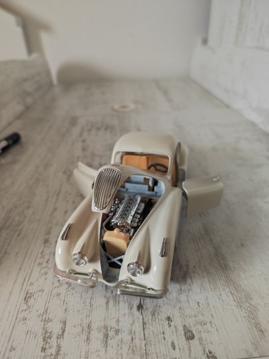 Jaguar XK120  1/24