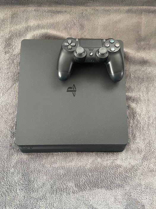 PS4 Slim 1TB Stare Foarte Buna (consolă + manetă + jocuri)