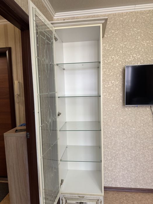 Сервант для посуды есть дефект можно исправить