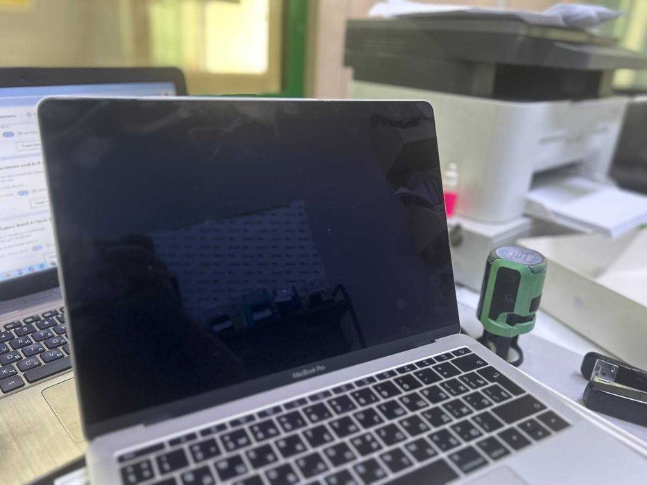 MacBook Pro 128 gb Текели Лот 674200