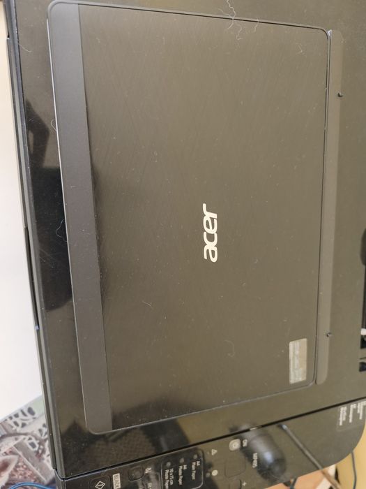 Компактен лаптоп Acer