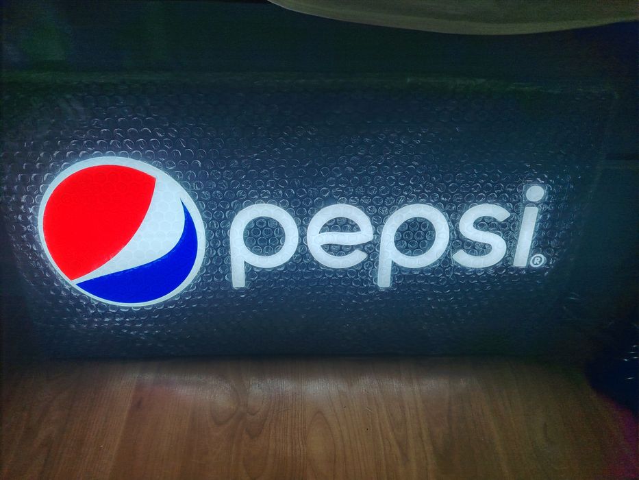 Reclama luminoasa Pepsi