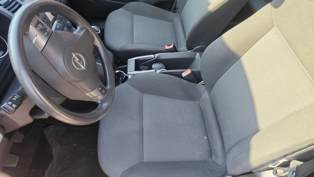 Opel zafira 1.8i/140kc.