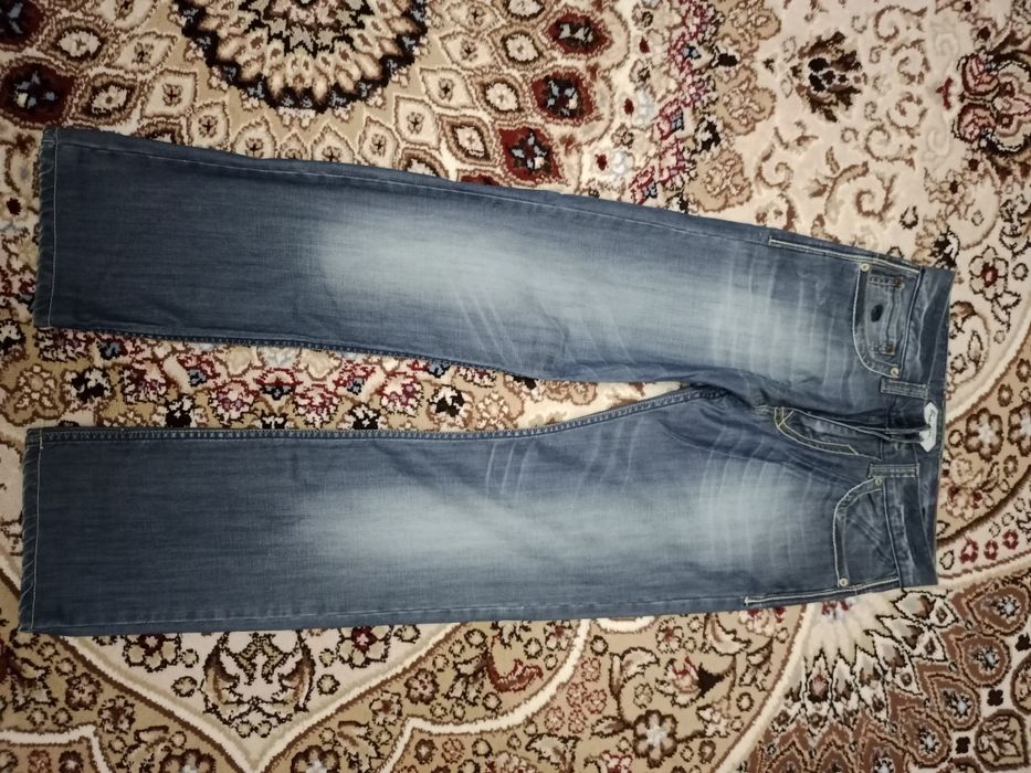 Продам мужские джинсы