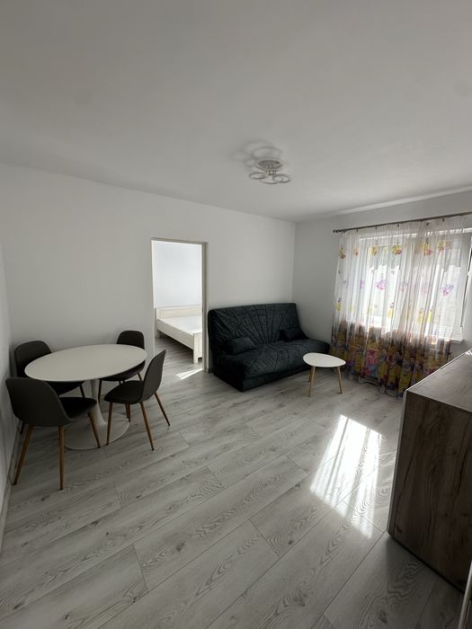 Apartament 3 camere de închiriat