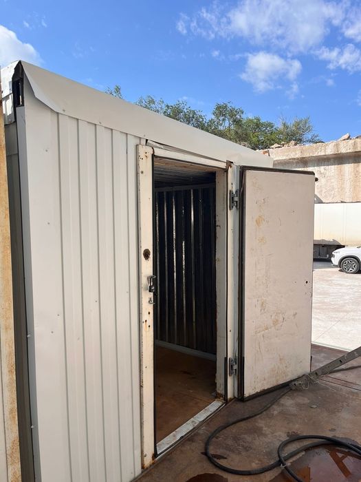 Продам морозильную камеру