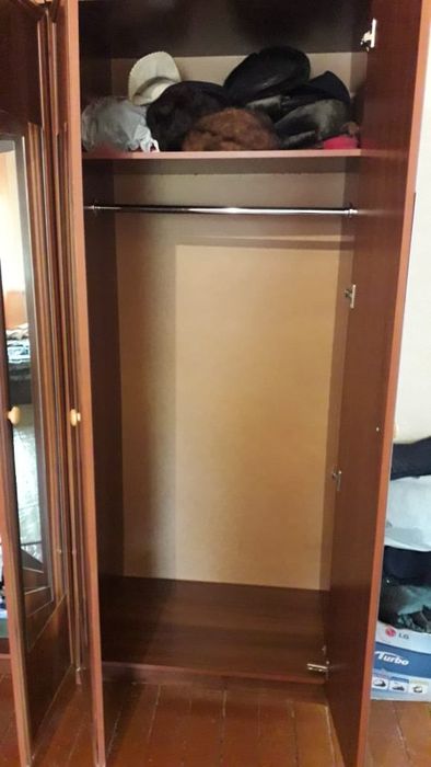 Продам шифоньер (распашной шкаф)