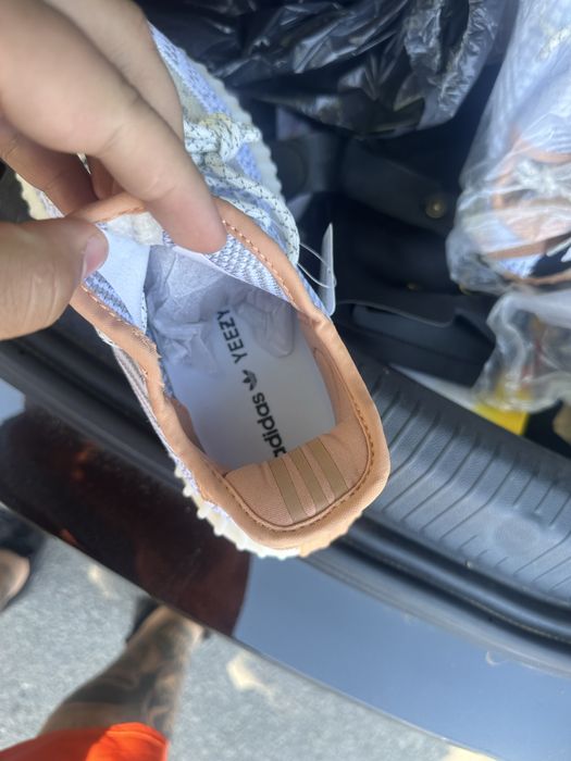 Adidas Yeezy Boost universali