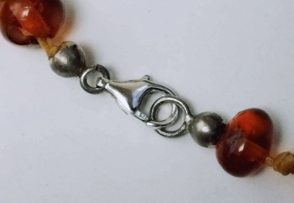 Vechi colier lant din chihlimbar natural baltic, de culoarea mierii, cu inchizatoare din argint 925, cabochon oval