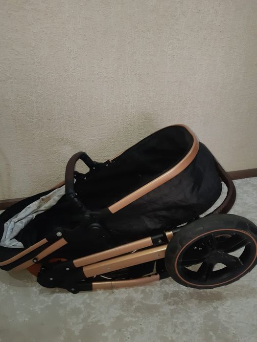 Продам  дешево коляску, покупали за 75тыс