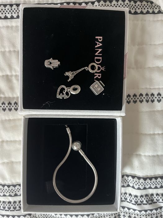 Оригинална гривна Pandota + 4 чарма