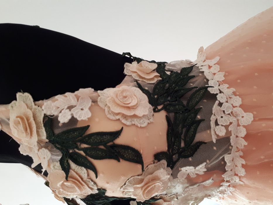 Rochie medie cu spatele gol