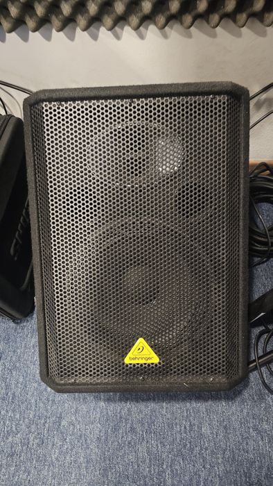 Set boxe pasive, monitoare scenă, mixer Behringer și amplificator