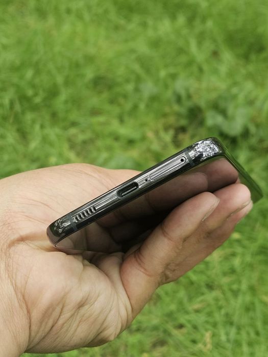 Samsung s22.  5G 256GB