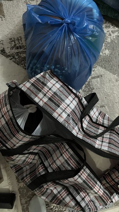 Әйел адамның киімдерін тегін беремін