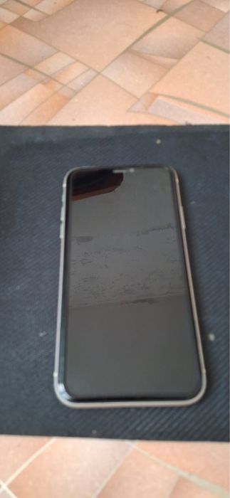 iPhone 11 работает