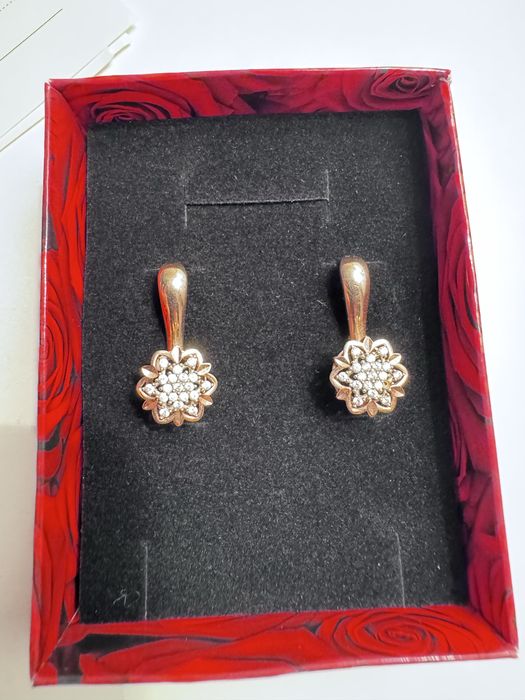 Продам золотые серьги 585 проба