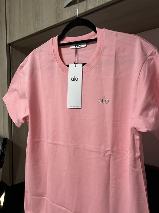 Tricou ALO Yoga nou.