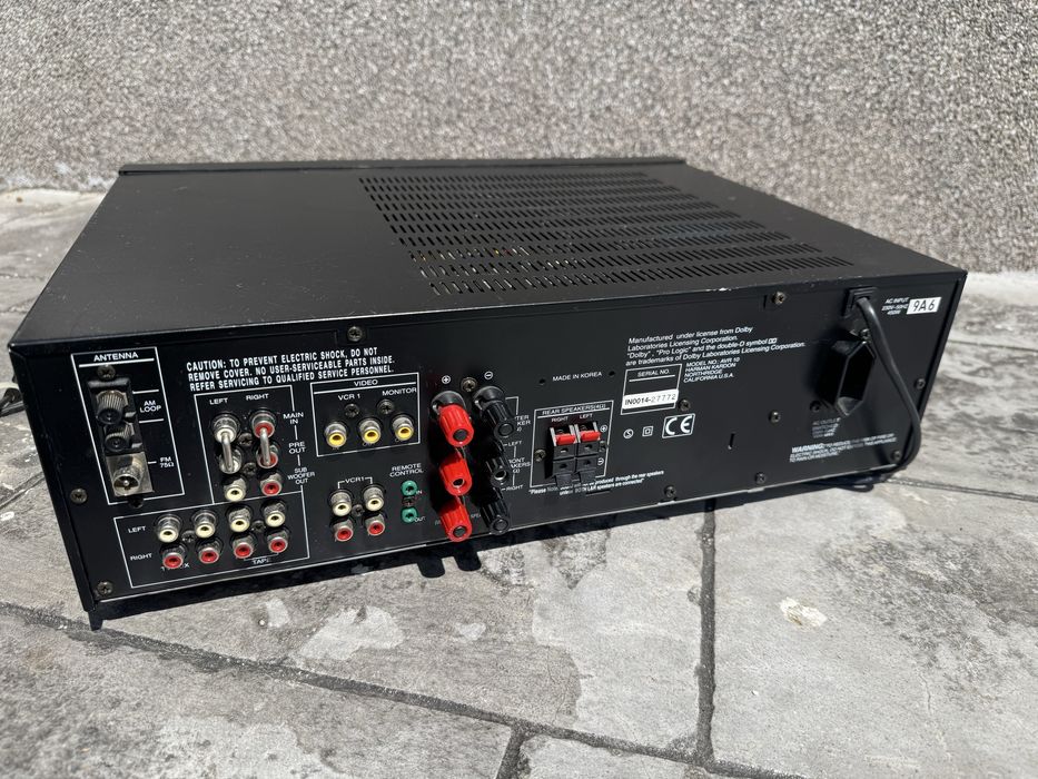 Amplificator / Receiver Harman Kardon AVR 10 - Sunet excelent, stare bună