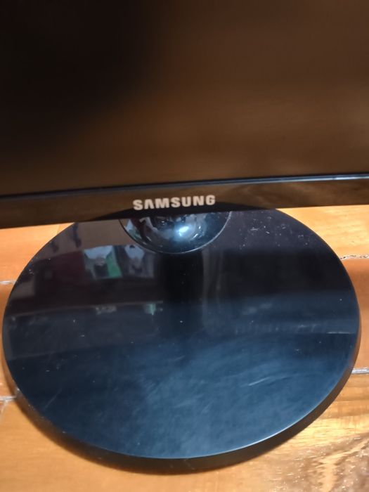 Samsung curved monitor