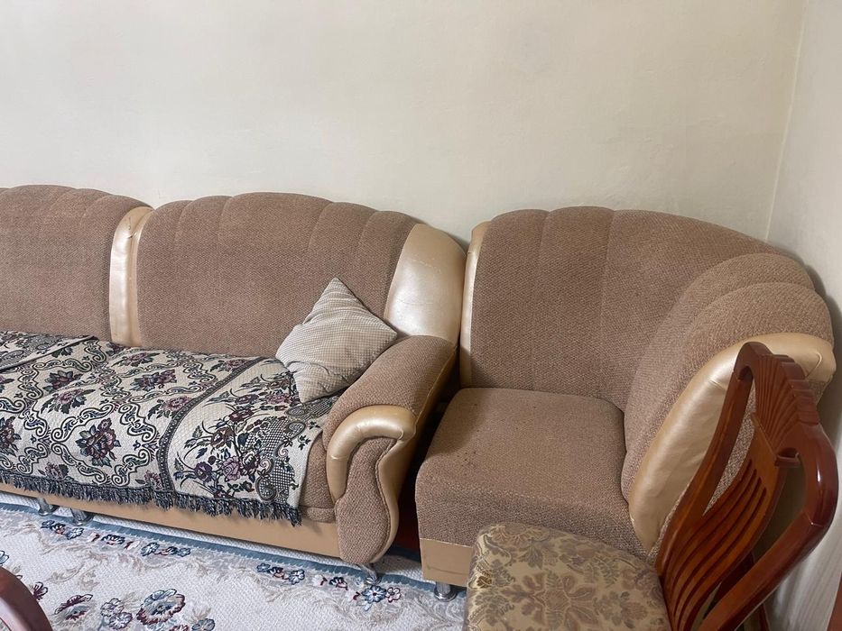 Диван продаётся срочно