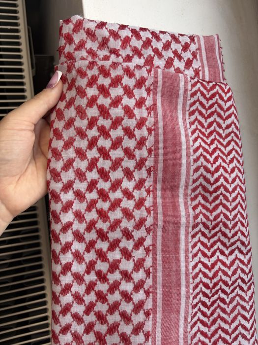 Esarfa suvenir - Ghutra - de pus pe cap in Emitatele Arabe